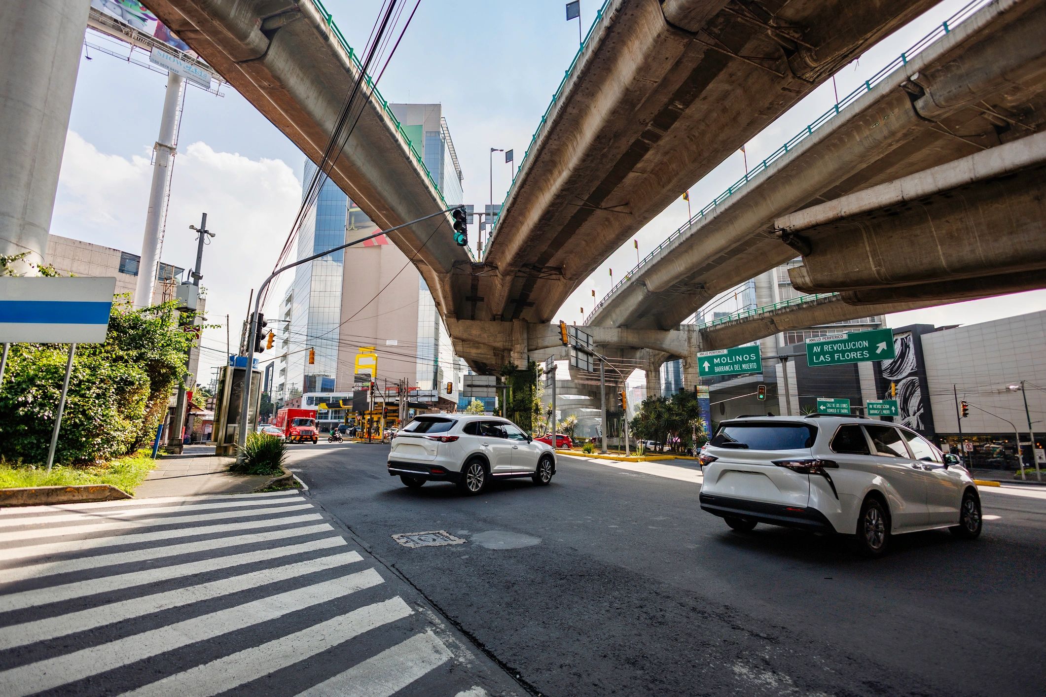 Infraestructura vial moderna para cobertura operativa en México